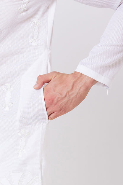 Kurta White with Thread Embroidery and Apillique work