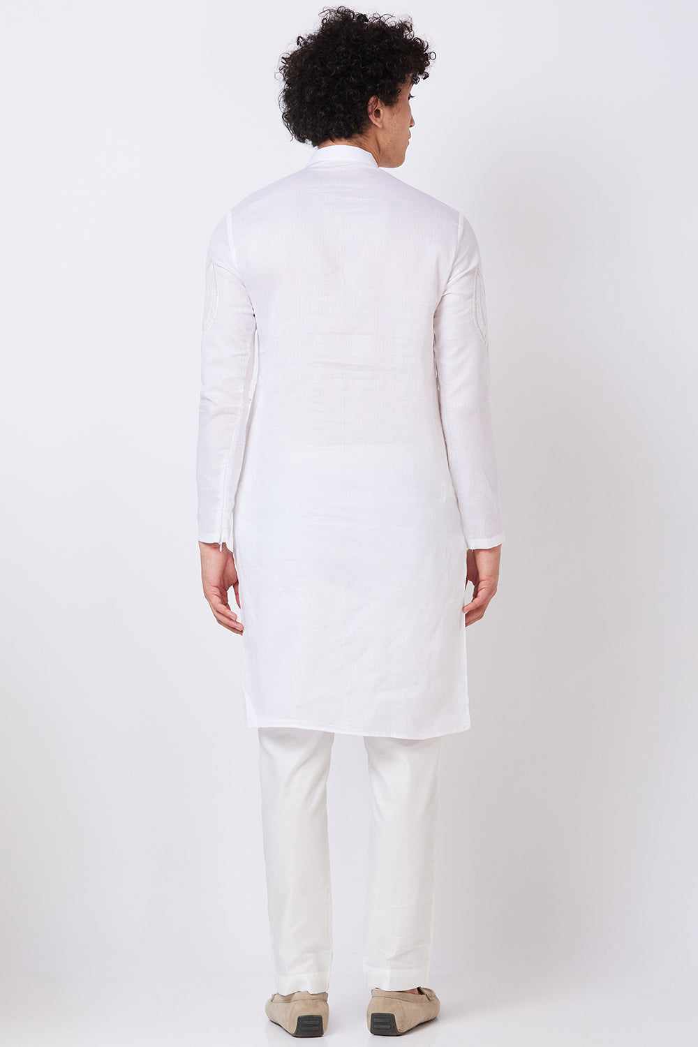 Kurta White with Thread Embroidery and Apillique work