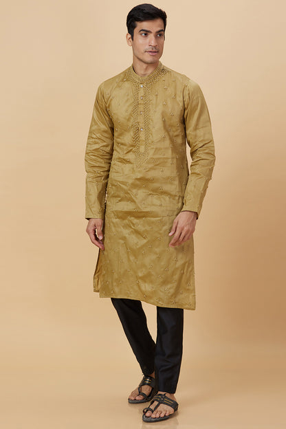 Kurta with French knot hand embroidery