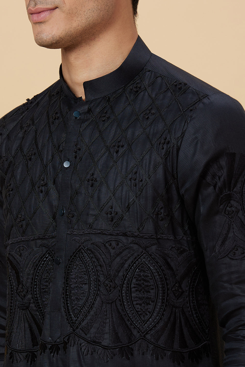 Kurta Black Kite French Knot