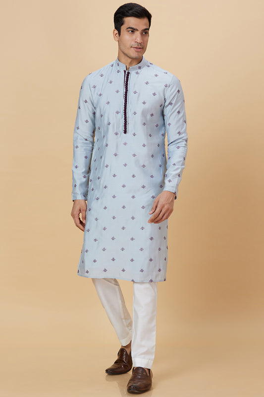 Kurta with small flower embroidery with polti button details