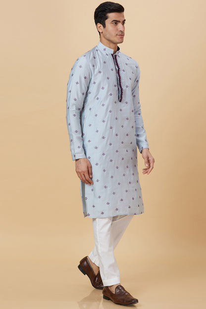 Kurta with small flower embroidery with polti button details