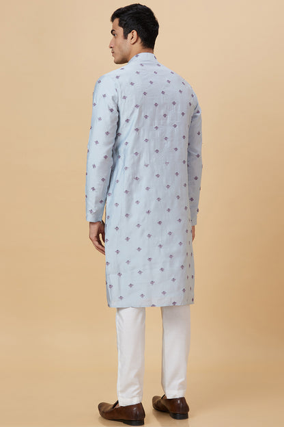 Kurta with small flower embroidery with polti button details