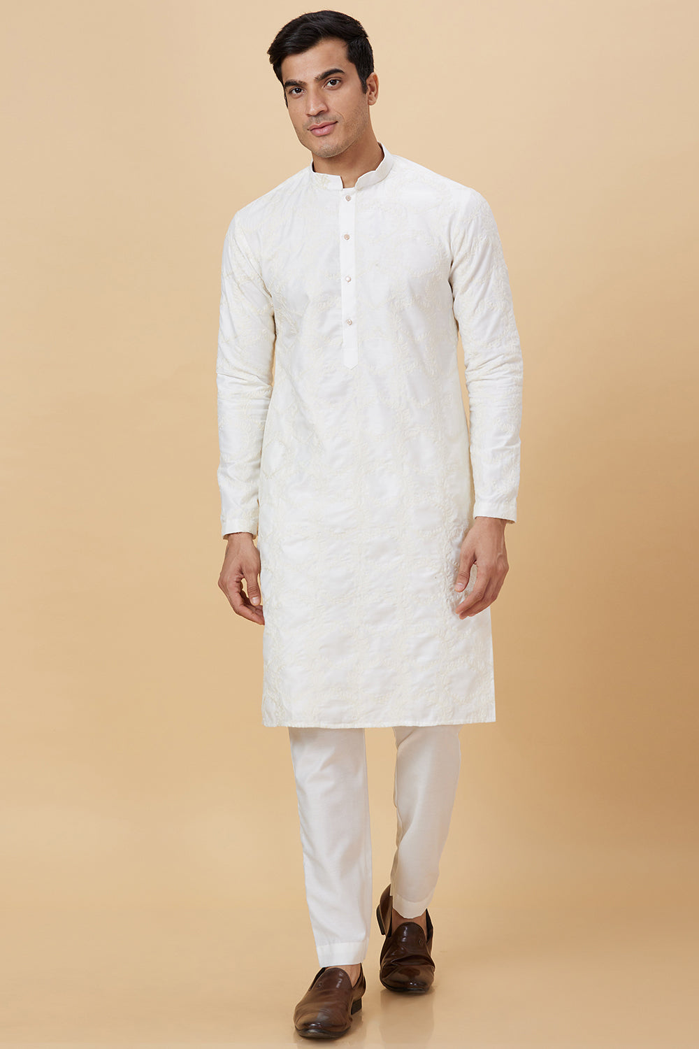 Kurta White Self small Paisley Embroidery