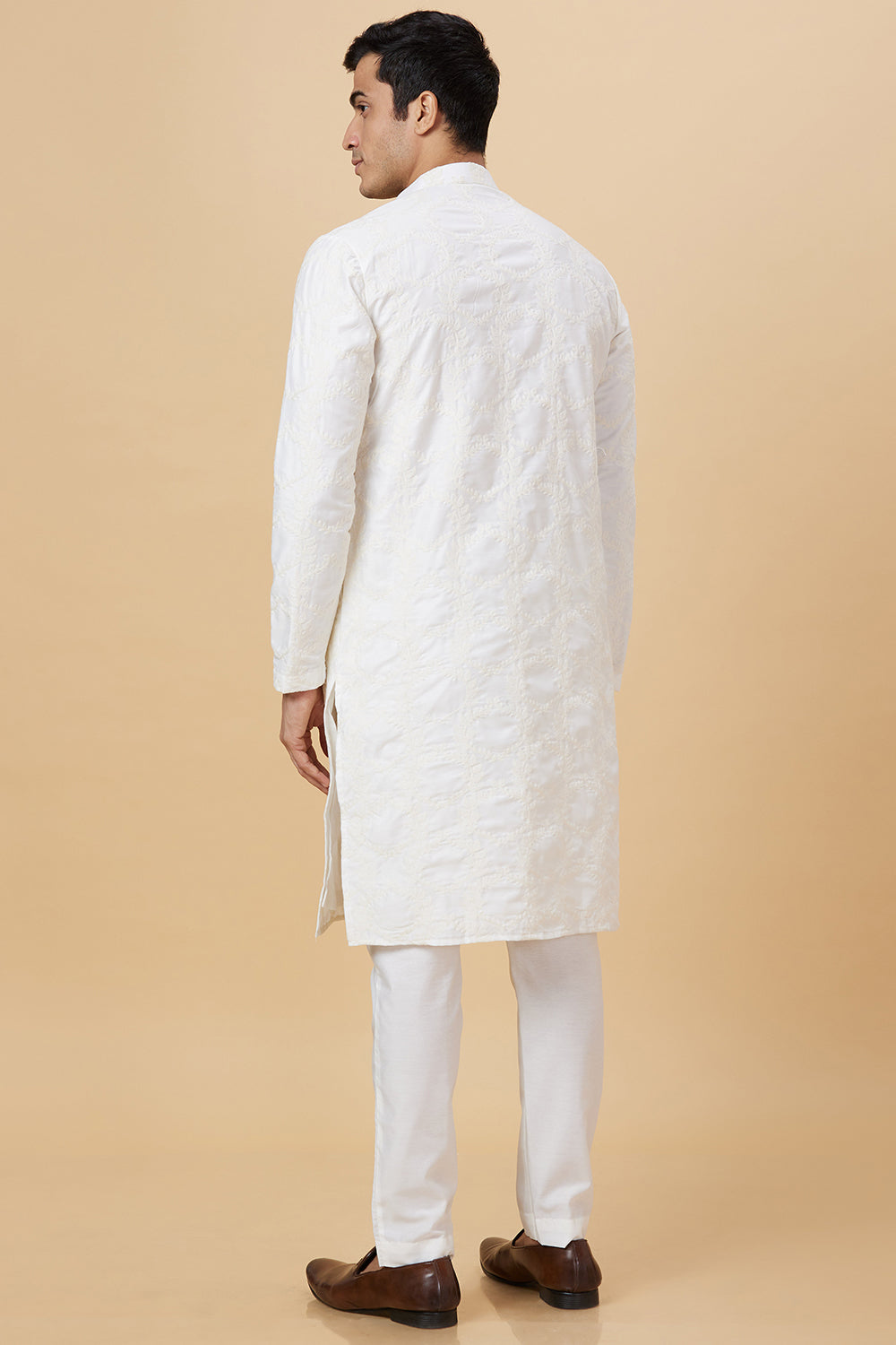 Kurta White Self small Paisley Embroidery