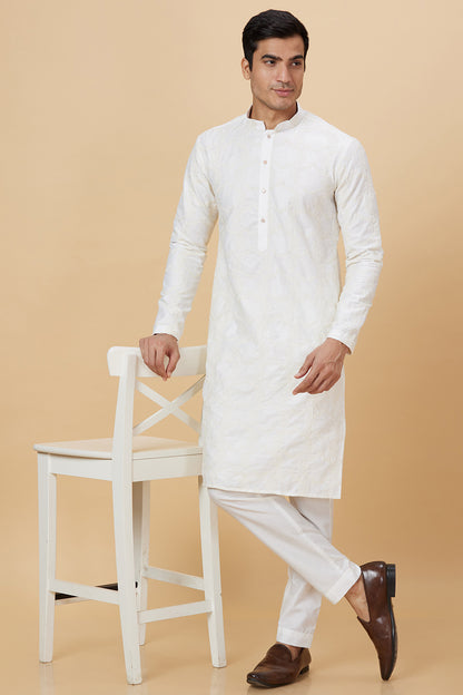 Kurta White Self small Paisley Embroidery